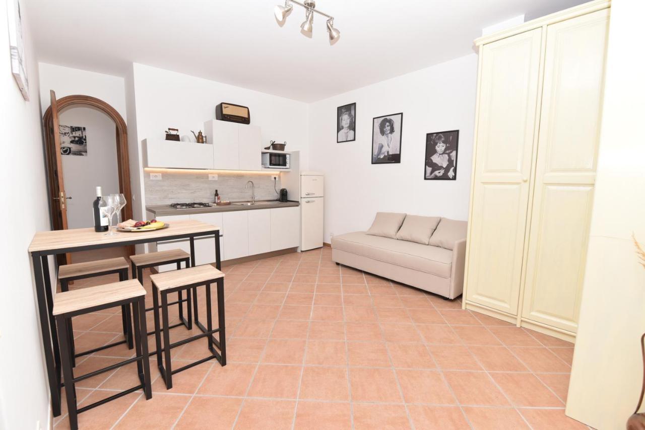 Chez Luke Apartments In アジェーロラ エクステリア 写真