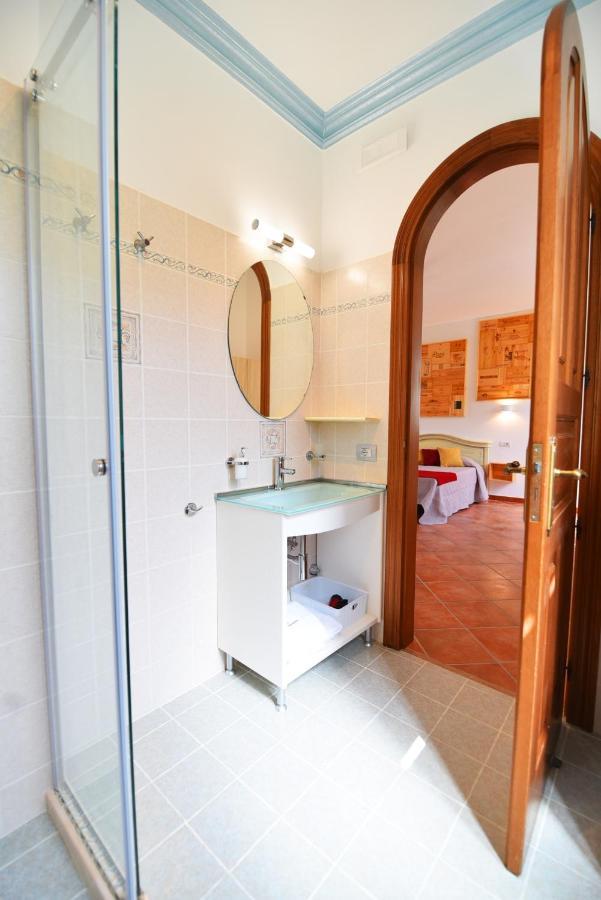 Chez Luke Apartments In アジェーロラ エクステリア 写真